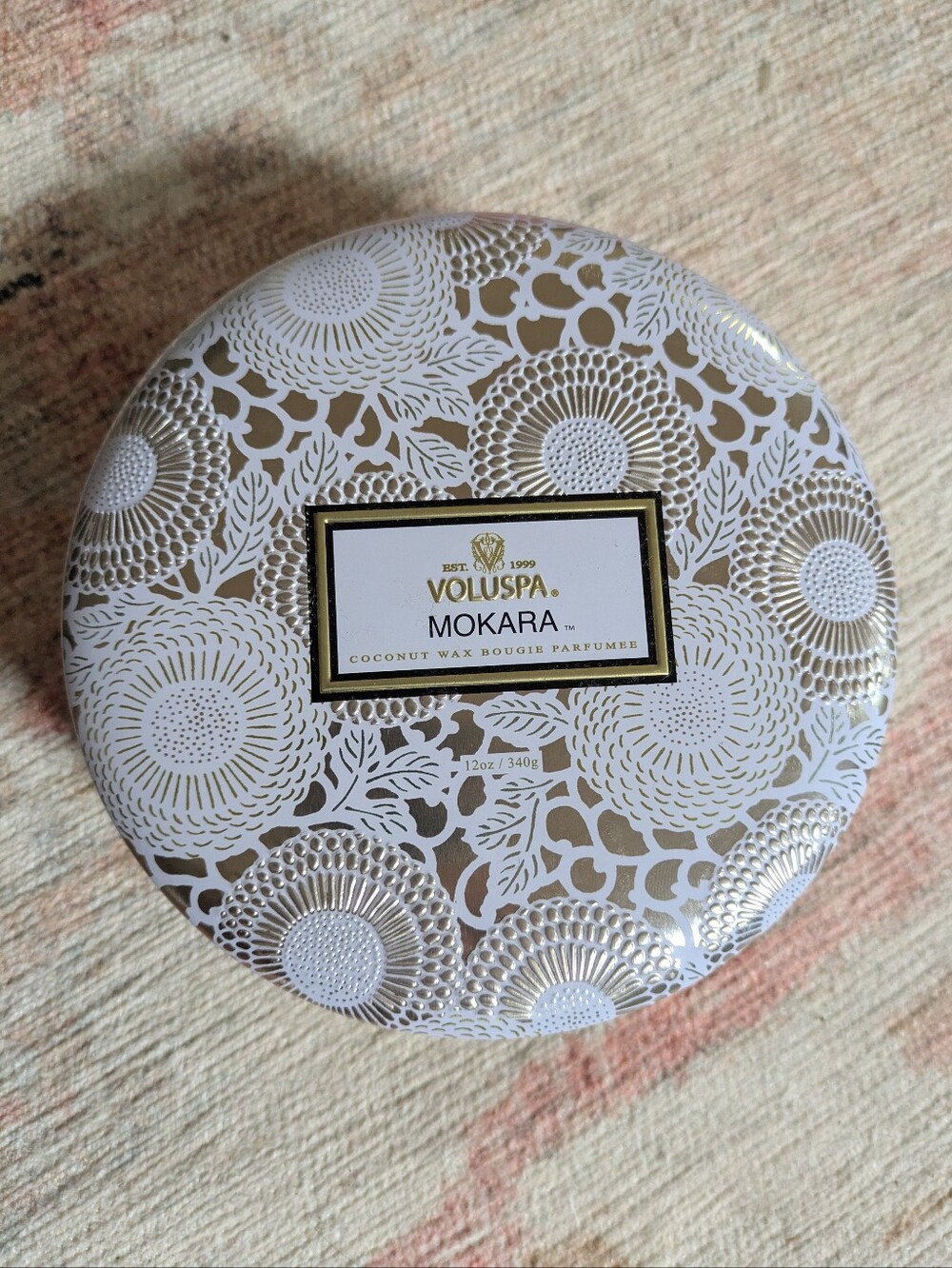 Voluspa Mokara White & Gold Floral Tin Candle